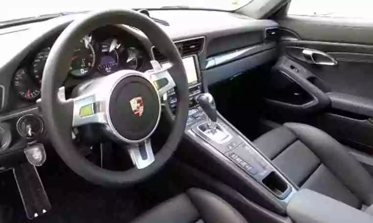 Porsche Cayenne Turbo S ride in Dubai 