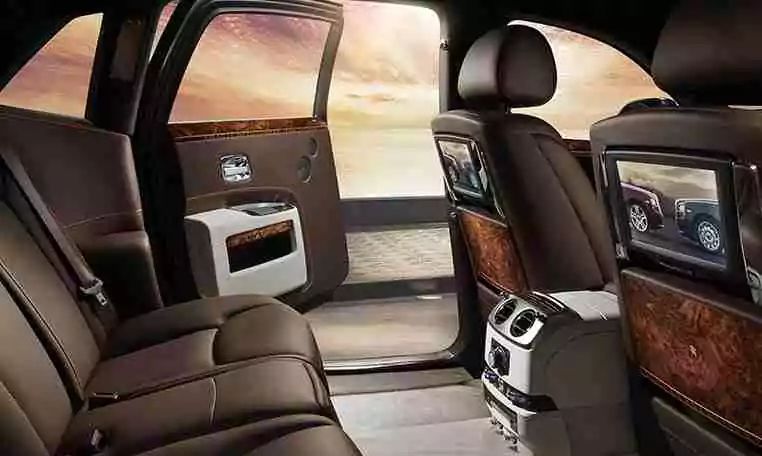 Rolls Royce Ghost hire in Dubai 