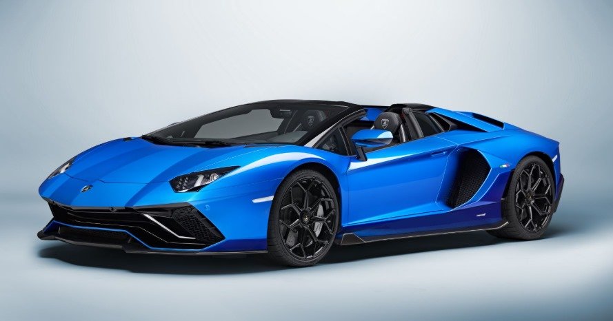 Aventador LP 780‑4 Ultimae Roadster rental in Dubai