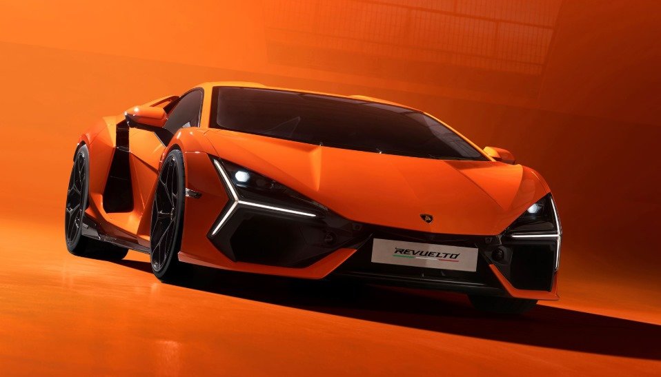 Lamborghini Revuelto Rental Dubai